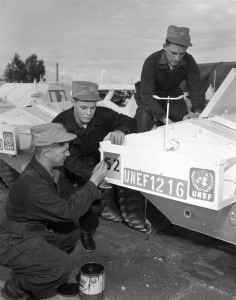 UNEF 1216 CAR UNKNOWN 56 Cdn Recce Sqn handover to 1-8 Canadian Hussars 1958  DND photo MAG-7562
