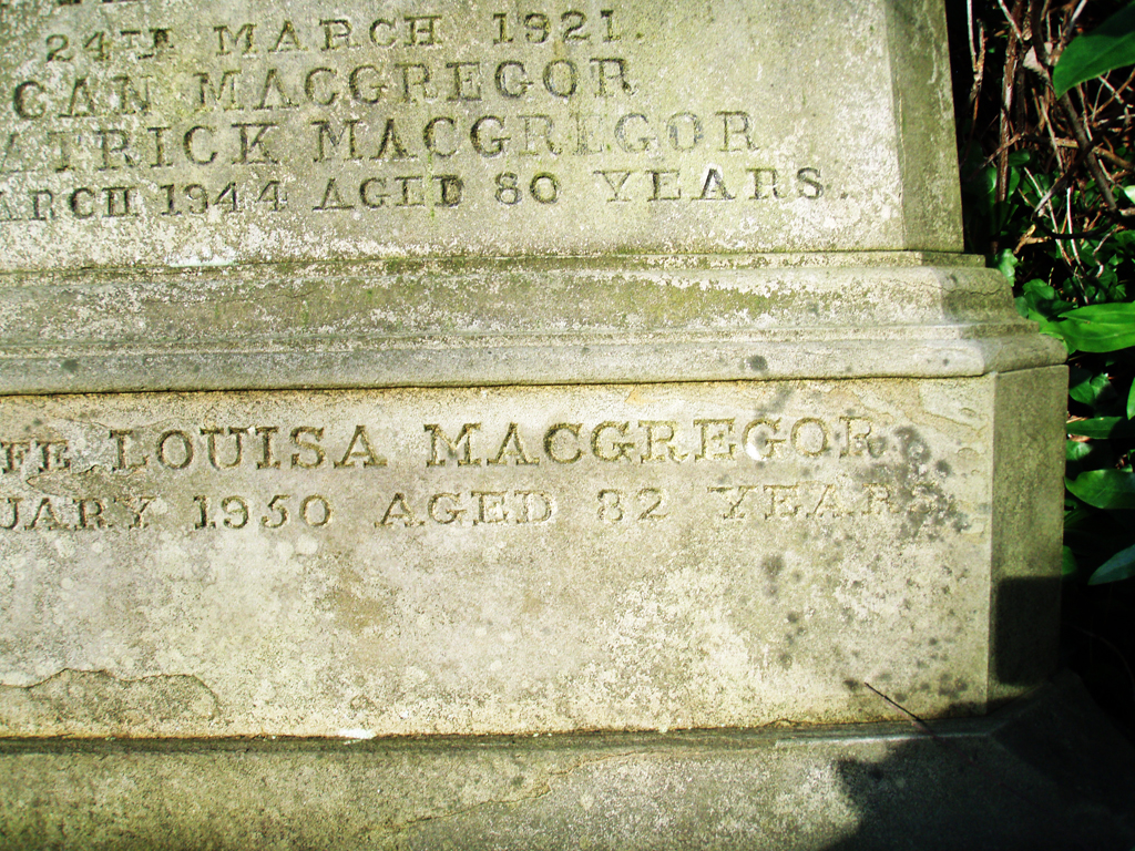 Duncan MacGregor grave bottom
