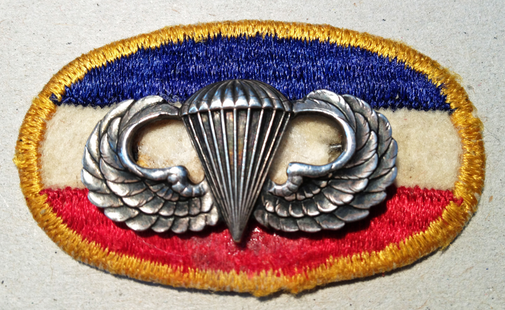 FSSF parachute oval and US parachute wings issued to a Canadian 