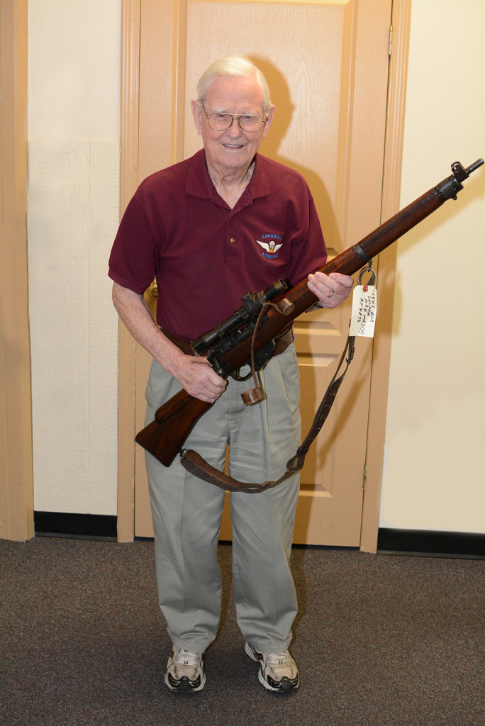 Peter Braidwood CCoy1CPB 2015-05-06 w 1943 sniper rifle 