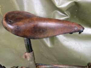 British Army BSA airborne bicycle, 2nd model, made circa 1943 serial number R37618 - BSA Model 40 saddle (seat).