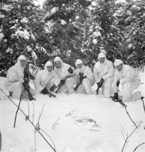 Snipers from La Regt de la Chaudiere patrol Bergendal, Netherlands 1945 JAN 24 L&AC MIKAN 3524836