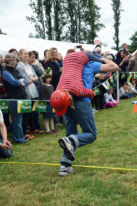 Scandinavian Midsummer Festival 2016-06-19 038 Wife Carrying Contest -They are off