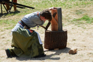 Fort Nisqually Brigade Days 2016 AUG (99) - Splitting shakes during the race.