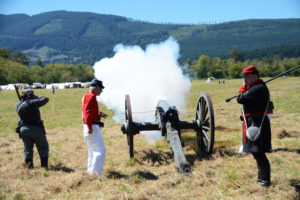 # 686 Confederate cannon fires upon the Union Camp in between battles. Snoqualmie, WA, USA 2016 AUG.