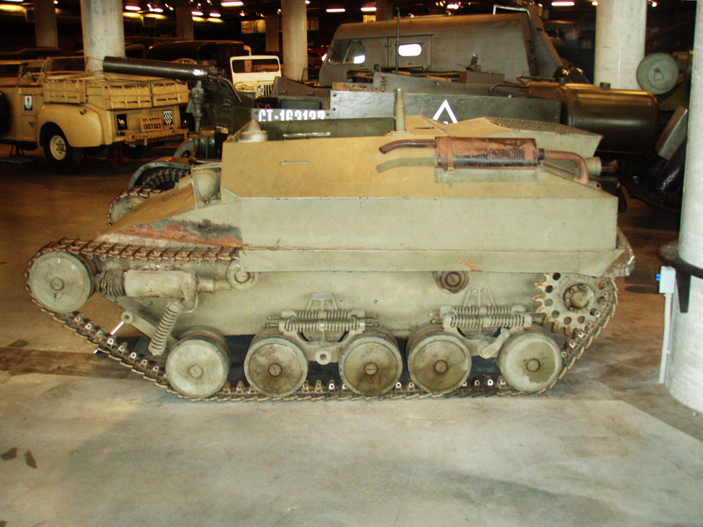 Tracked Jeep TK Mk I at Canadian War Museum 2006 - front fenders removed