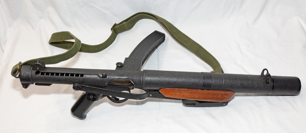 Sterling SMG L34A1 MK 5 silenced - right side, butt folded