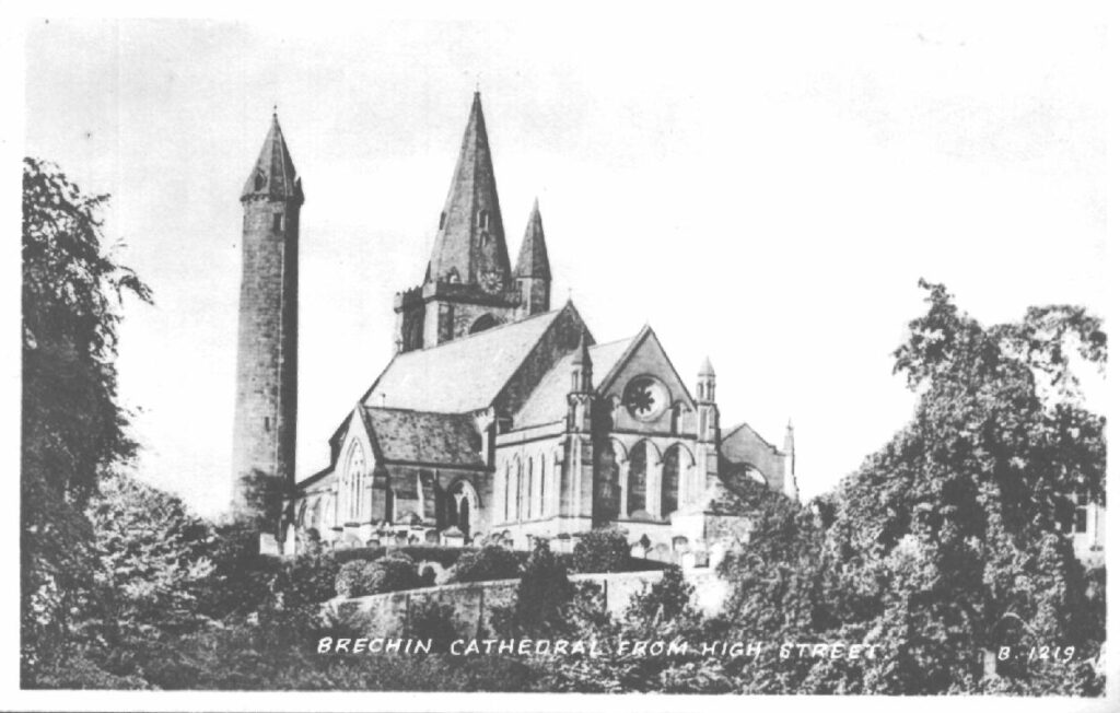 Brechin Cathedral from High Street Valentine's card B1219