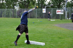 Victoria Highland Games 2013 150th (5) Keep your eyes on the ball gentlemen