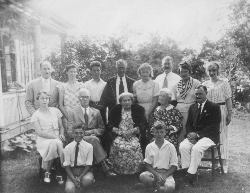 GARDNER family gatherinmg ca.1934-1935 for Will & Jane's 50yj EWedding Anniversary w Sarah HUME nee KERSEY