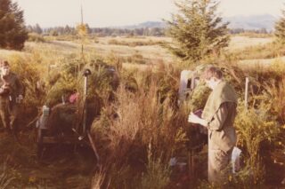 BCR (DCO) Camouflaged M38A1 CDN, CDN2 or CDN3 Jeeps with wirecutter bars. It appears to be a morning routine chaving and breakfast. BCR (DCO) Camouflaged M38A1 CDN, CDN2 or CDN3 Jeeps with wirecutter bars. It appears to be a morning routine chaving and breakfast.