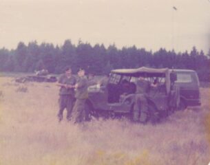 1976? BCR (DCO) Fort Lewis, WA, USA probably as a US M60 tank is in the background. M38A1 CDN2 or CDN3 Jeep top up via Manfred Harder. 1976? BCR (DCO) Fort Lewis, WA, USA probably as a US M60 tank is in the background. M38A1 CDN2 or CDN3 Jeep top up via Manfred Harder.